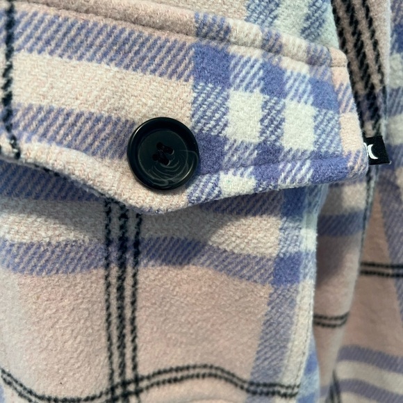Women’s Hurley Plaid Pink and Purple Button-Up Shacket, flannel, lined, EUC - Picture 3 of 10